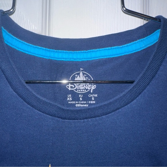 NAVY BLUE SHANGHAI DISNEY RESORT T-SHIRT - Picture 2 of 3